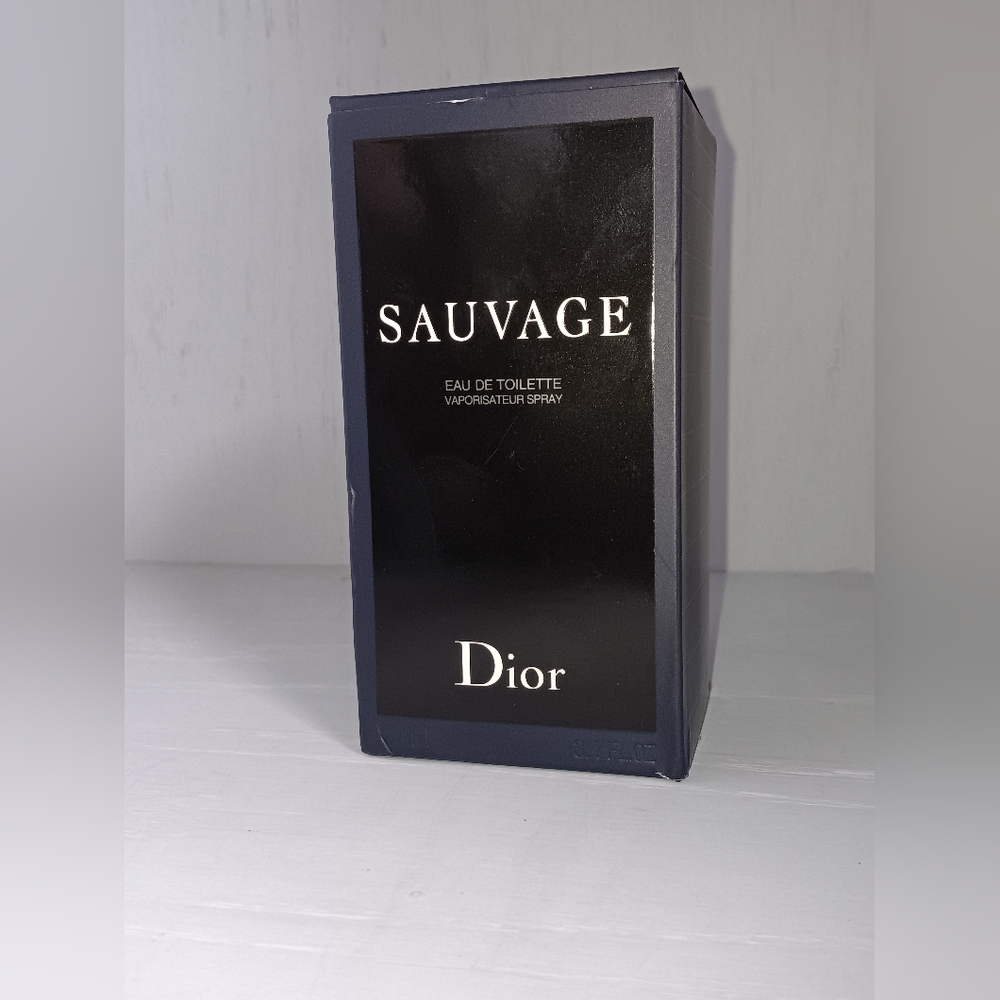 Dior Sauvage EAU DE TOILETTE 3.4oz 100ml